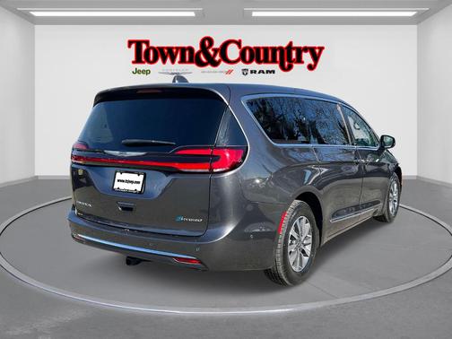 2022 Chrysler Pacifica Hybrid Limited