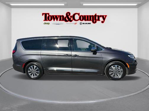 2022 Chrysler Pacifica Hybrid Limited