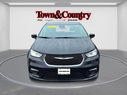 2023 Chrysler Pacifica Touring-L