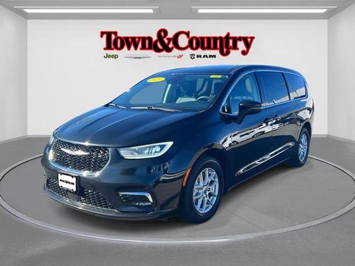 2023 Chrysler Pacifica Touring-L