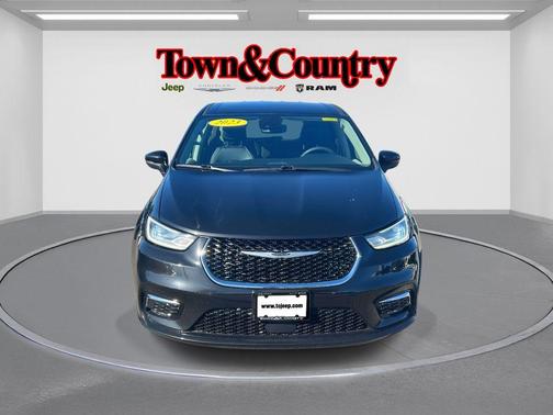 2023 Chrysler Pacifica Touring-L