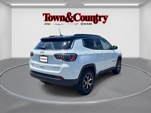 Bright White Clearcoat 2025 Jeep Compass Limited