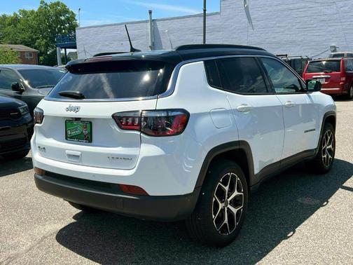 Bright White Clearcoat 2025 Jeep Compass Limited