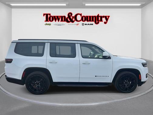 2022 Jeep Wagoneer Series III