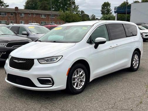 2023 Chrysler Pacifica Touring-L