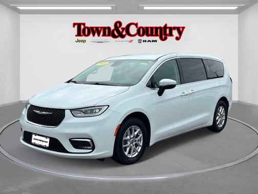 2023 Chrysler Pacifica Touring-L