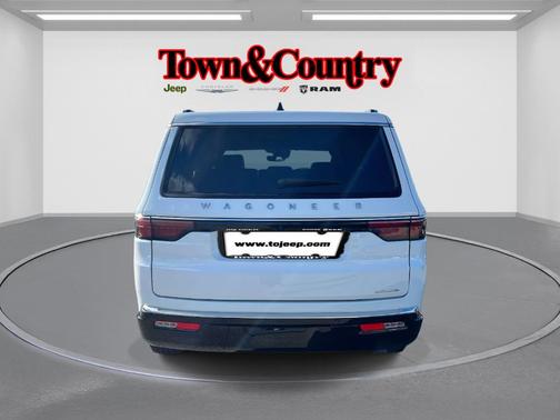 Bright White Clearcoat 2024 Jeep Wagoneer Series II