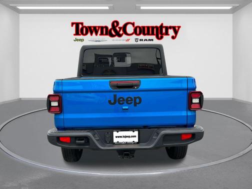 2022 Jeep Gladiator Sport