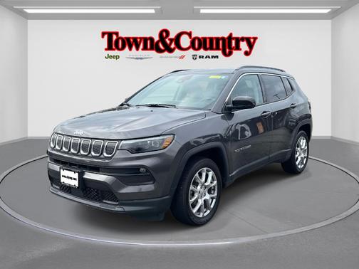 2022 Jeep Compass Latitude Lux