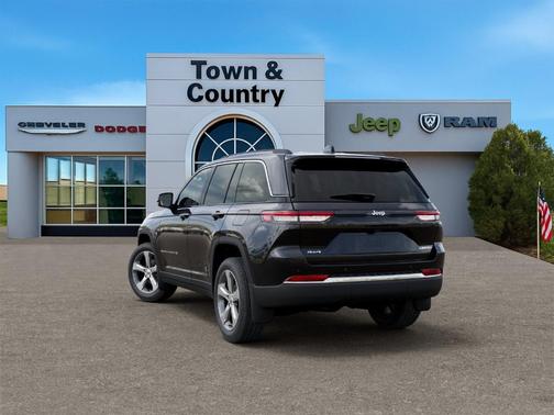 Diamond Black 2026 Jeep Grand Cherokee Limited