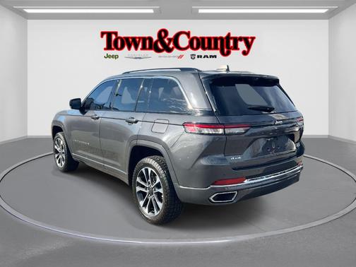 2022 Jeep Grand Cherokee Overland
