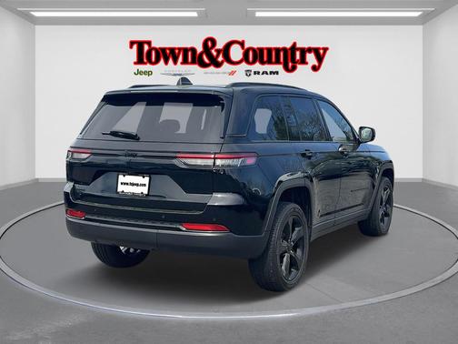 2023 Jeep Grand Cherokee Laredo