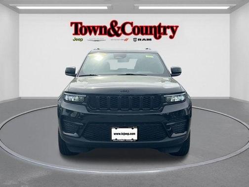 2023 Jeep Grand Cherokee Laredo