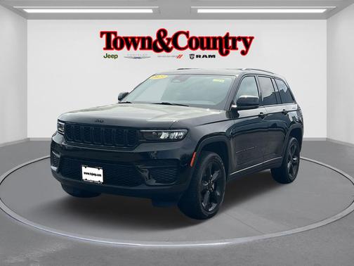 2023 Jeep Grand Cherokee Laredo