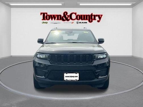 2023 Jeep Grand Cherokee Laredo