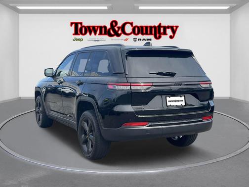 2023 Jeep Grand Cherokee Laredo