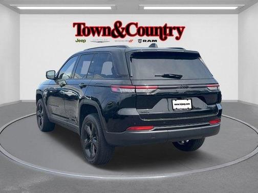 2023 Jeep Grand Cherokee Laredo