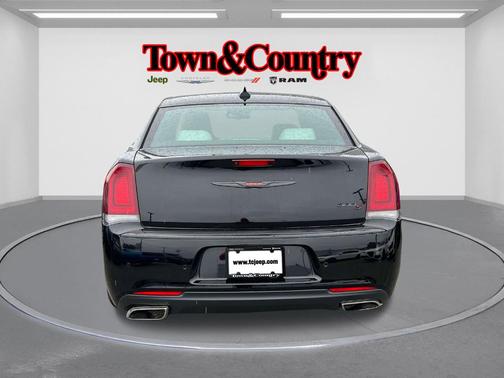 2021 Chrysler 300 S