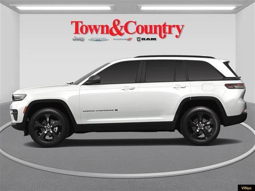 2025 Jeep Grand Cherokee Laredo
