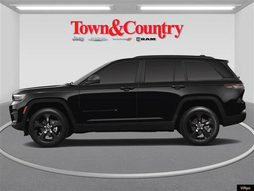 2025 Jeep Grand Cherokee Laredo