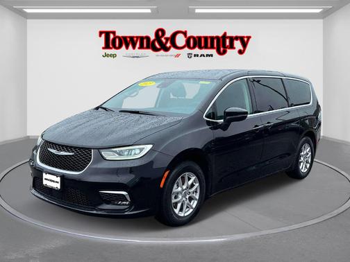 2023 Chrysler Pacifica Touring-L