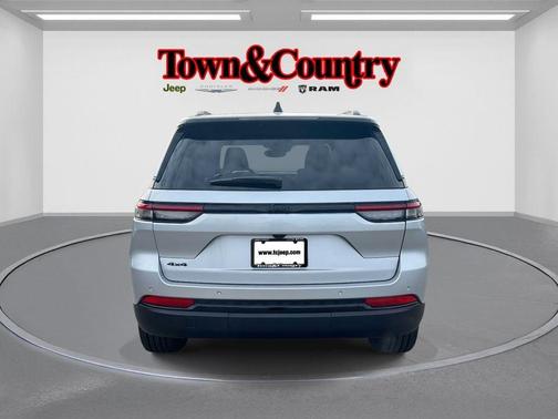 2024 Jeep Grand Cherokee Laredo