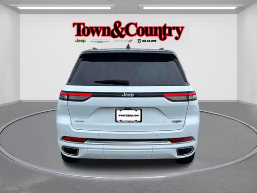 2023 Jeep Grand Cherokee Summit