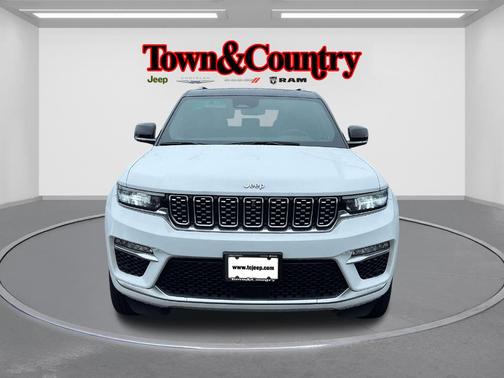 2023 Jeep Grand Cherokee Summit