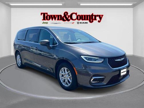 Granite Crystal Clearcoat Metallic 2023 Chrysler Pacifica Touring-L