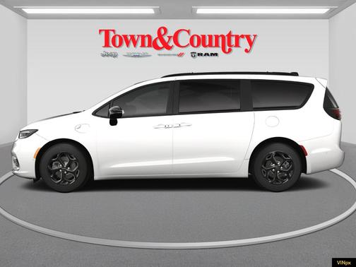 2025 Chrysler Pacifica Hybrid Select