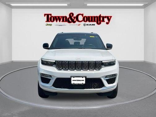 2022 Jeep Grand Cherokee Summit