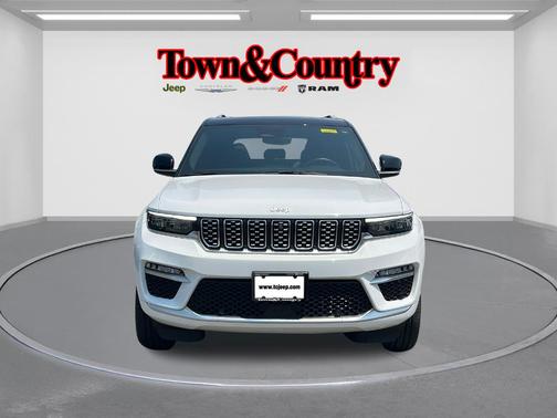 2022 Jeep Grand Cherokee Summit