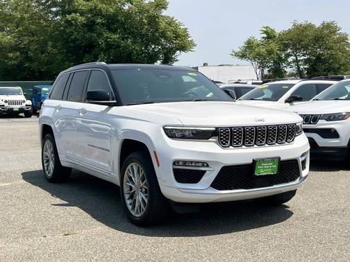 2022 Jeep Grand Cherokee Summit