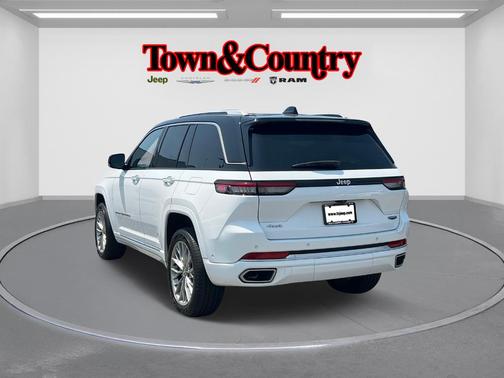 2022 Jeep Grand Cherokee Summit