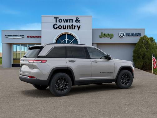 2026 Jeep Grand Cherokee Laredo