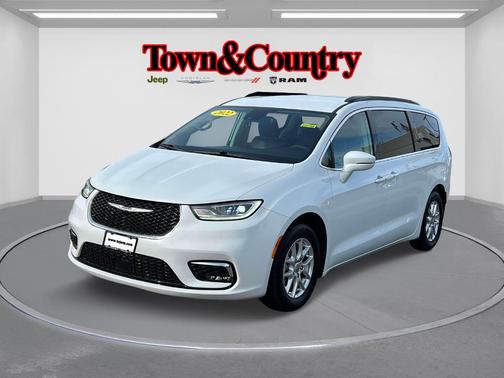 2022 Chrysler Pacifica Touring-L