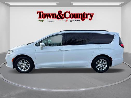 2022 Chrysler Pacifica Touring-L