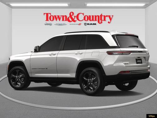 2025 Jeep Grand Cherokee Laredo