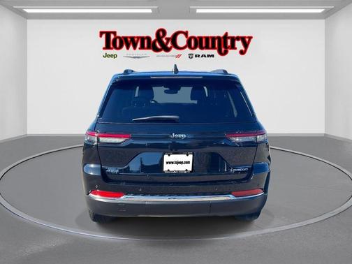 2023 Jeep Grand Cherokee Laredo