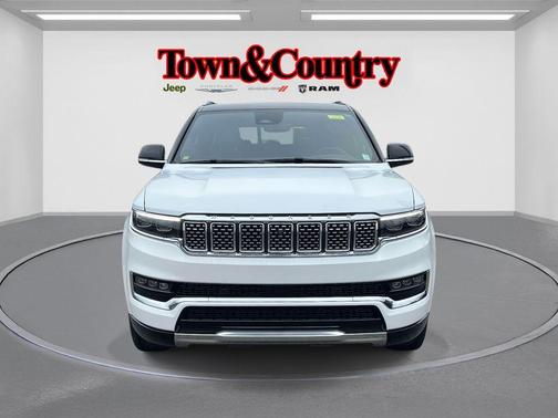 2025 Jeep Grand Wagoneer Base