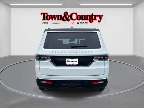 2025 Jeep Grand Wagoneer Base
