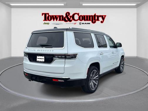 2025 Jeep Grand Wagoneer Base