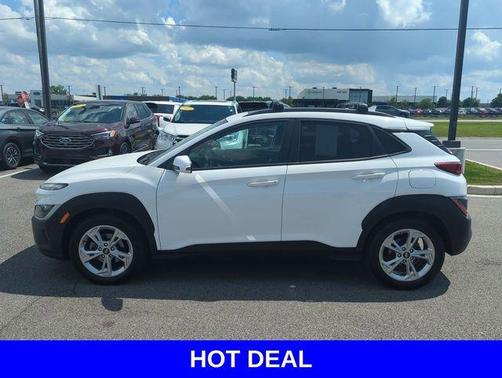 2022 Hyundai KONA SEL