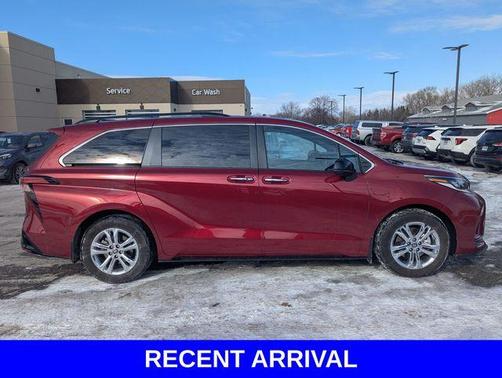 2022 Toyota Sienna XSE 7 Passenger