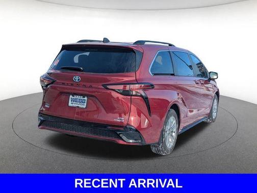 2022 Toyota Sienna XSE 7 Passenger