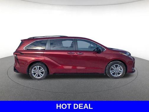 2022 Toyota Sienna XSE 7 Passenger