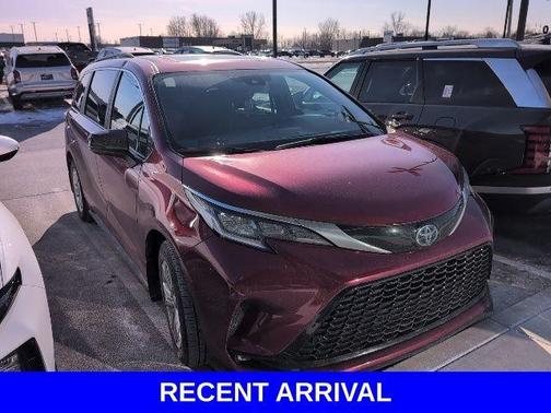 2022 Toyota Sienna XSE 7 Passenger
