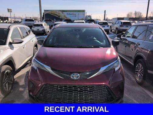 2022 Toyota Sienna XSE 7 Passenger