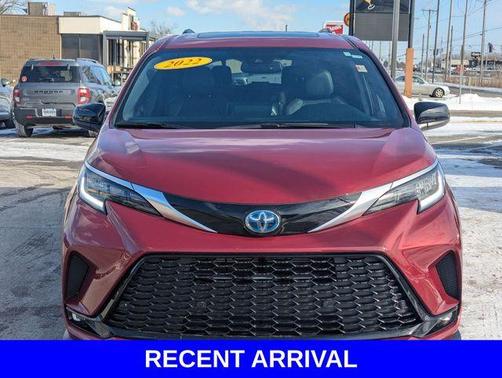 2022 Toyota Sienna XSE 7 Passenger