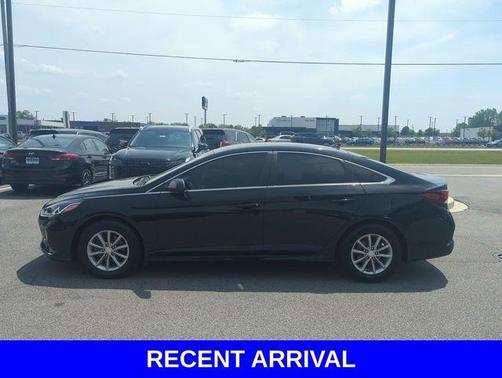 2019 Hyundai SONATA SE